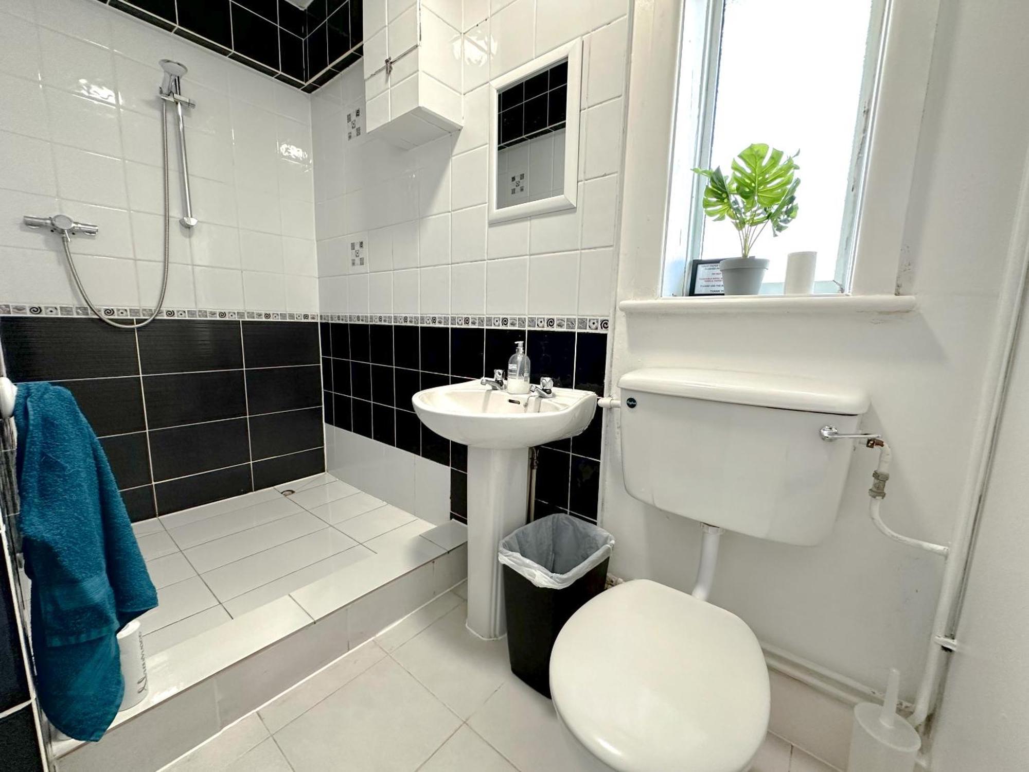 Bournemouth 3 Bedroom - Parking Bagian luar foto